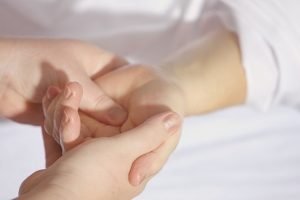 Using Acupressure to Induce Labor
